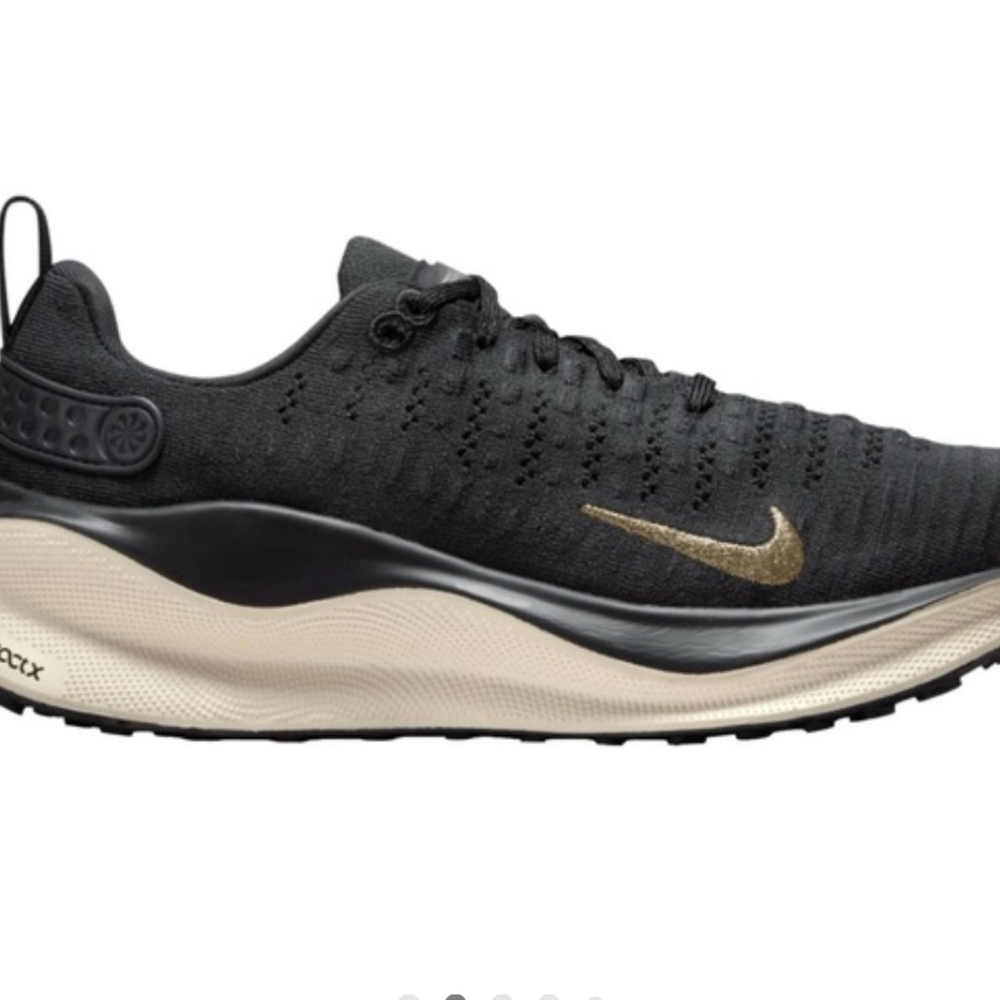 Nike Women's Black and Gold Running Shoes Size 8